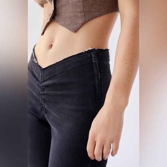 Urban Outfitters Black BDG Ruched V Front Flare Jeans NWT size 34 - Picture 1 of 8